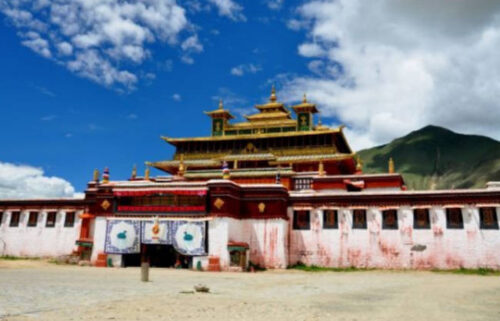 西藏十大热门景点(西藏十大经典旅游景点)