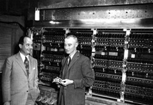 第一台电子计算机是谁制造的(第一台电子计算机是谁1946年在美国研制的)