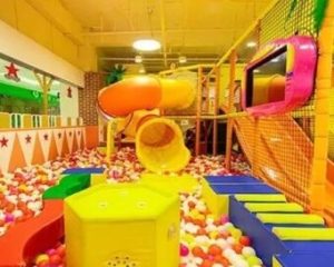 室内儿童乐园十大排名(上海适合带孩子玩的室内游乐场有哪些)